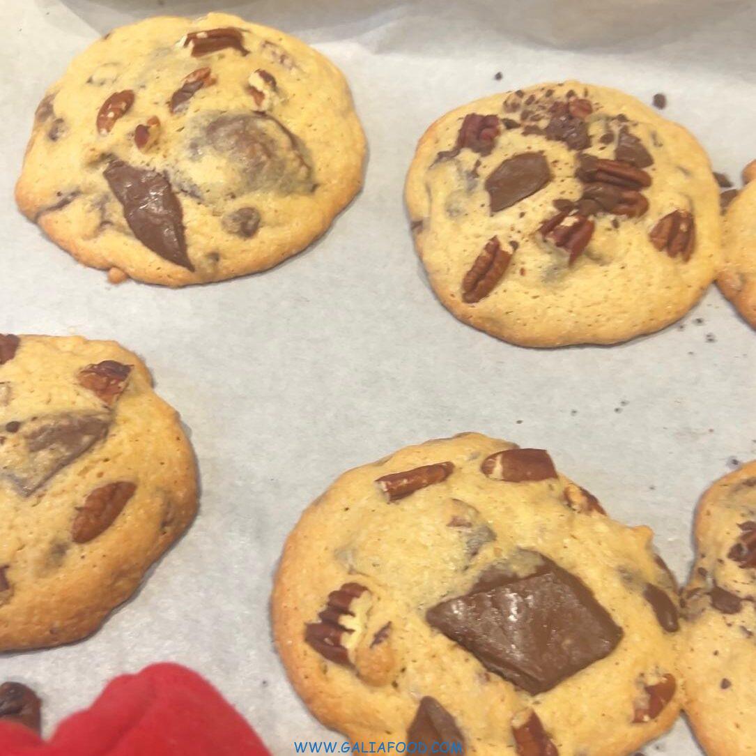 chocolate chip pecan cookie recipe​